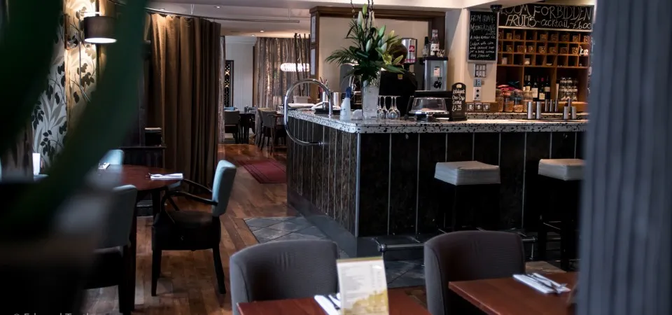 Forest Hotel 9